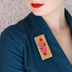 Elegant Flower and Thorn Art Nouveau Brooch